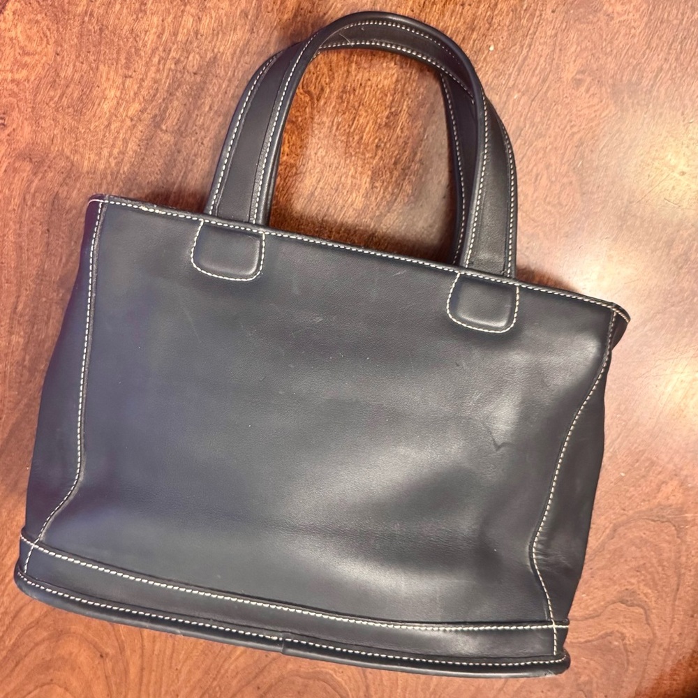 Coach Navy 9303 with Elegant Design and Premium Material - Picture 4 of 10